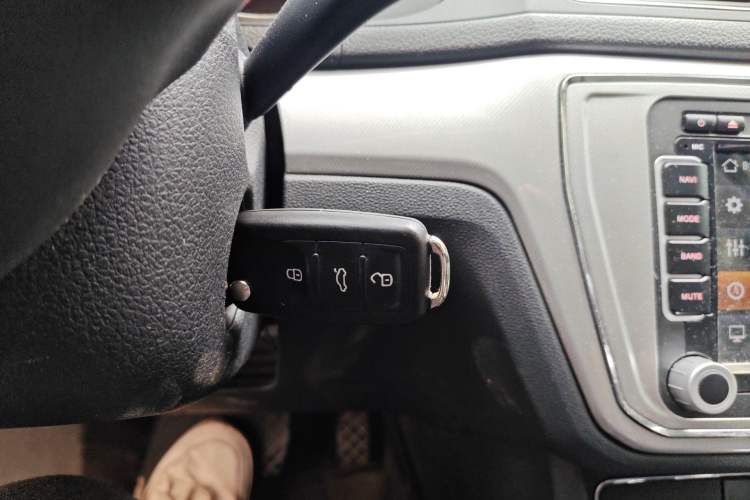 Used Volkswagen Lavida 2015 1.6L Automatic Comfort Edition