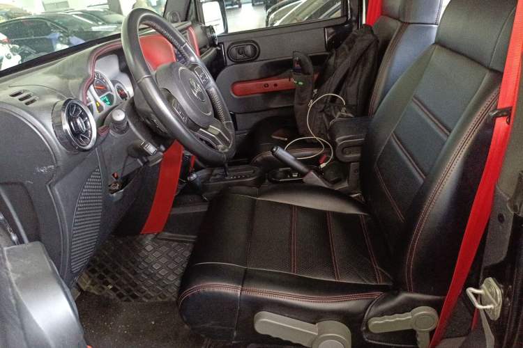 Used Jeep Wrangler 2010 3.8L Sahara two-door model Left Front Seat