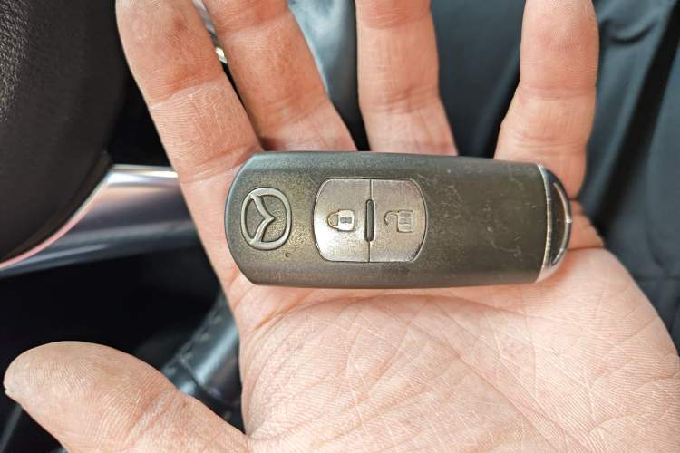 Used Mazda CX-5 2015 2.0L Automatic Two-Wheel Drive Urban Version
