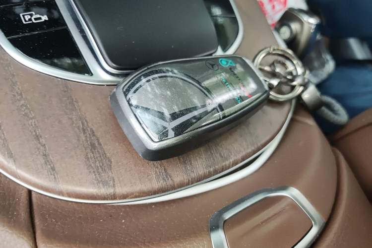 Used Mercedes-Benz E-Class New Energy 2022 Second Facelift E 350 e L Plug-in Hybrid Sedan Vehicle Key