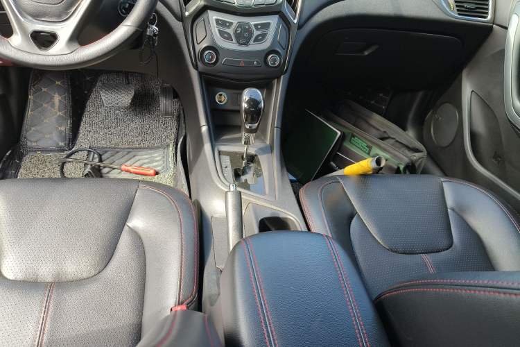 Used Chery Arrizo 5 2016 1.5L CVT Trendsetting Edition Gear Lever