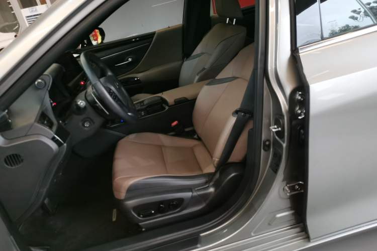 Used Lexus ES 2021 200 Excellence Edition