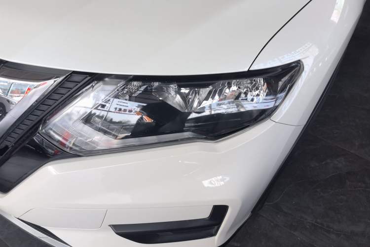 Used Nissan X-Trail 2023 Classic 2.0L Two-Wheel Drive Smart Connect & Comfort Edition Left Front Headlight