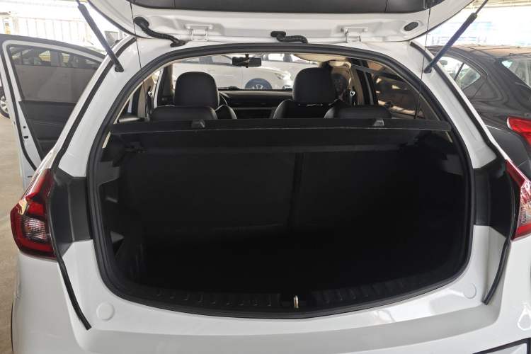 Used Geely Auto Vision X3 2020 1.5L Manual Elite Edition Trunk