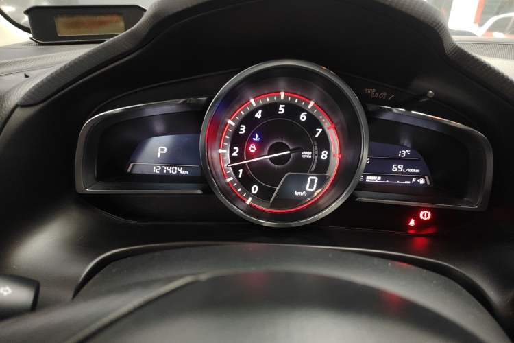 Used Mazda Mazda 3 Axela 2016 Sedan 2.0L Automatic Flagship Model