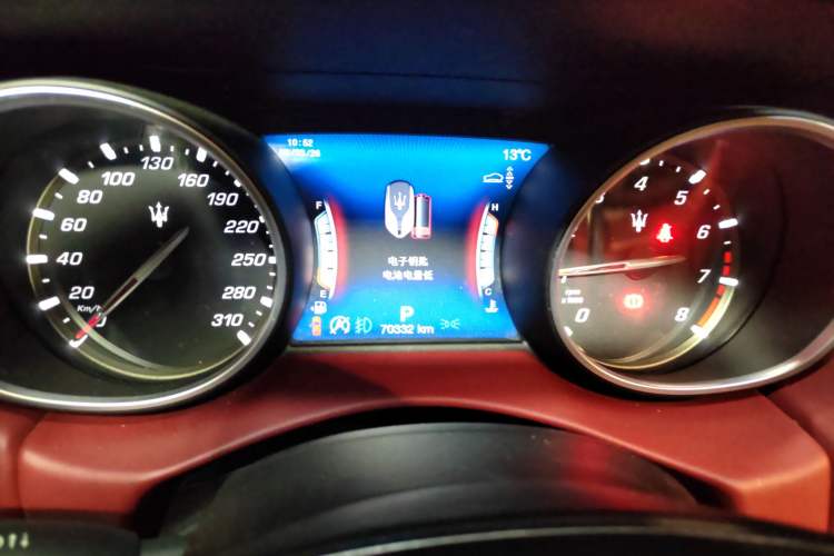 Used Maserati Levante 2018 3.0T Standard Edition Instrument Cluster