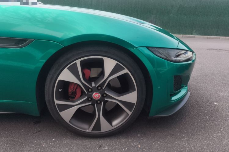 Used Jaguar F-TYPE 2021 P300 Rear-Drive First Edition Hardtop Version Right Front Wheel Hub