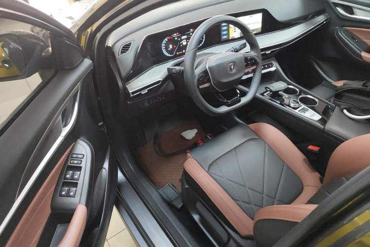 Used CHANGAN Eado 2023 Changan Edition PLUS Blue Whale NE 1.4T GDI DCT Prestige Version
