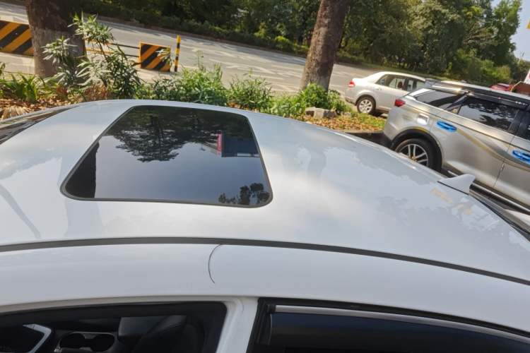 Used Hyundai Elantra (6th Generation / Lingdong) 2019 1.5L CVT ZhiXuan – Elite Version Roof