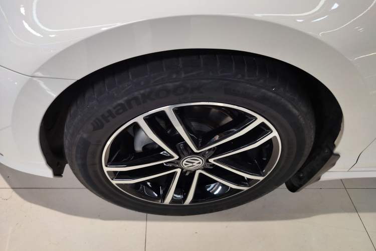Used Volkswagen Lamando 2021 Revised Version 280TSI DSG Comfort Edition Left Front Wheel Hub