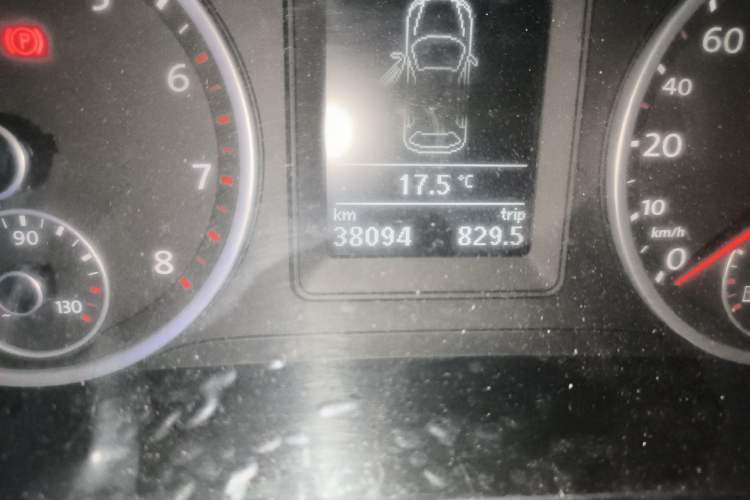 Used Volkswagen Tiguan 2016 280TSI Automatic Two-Wheel-Drive Silk Road Style Edition Odometer Close Up