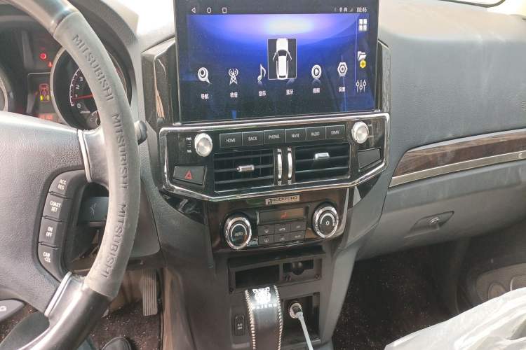 Used Mitsubishi Pajero Sport  Audio And AC Panel