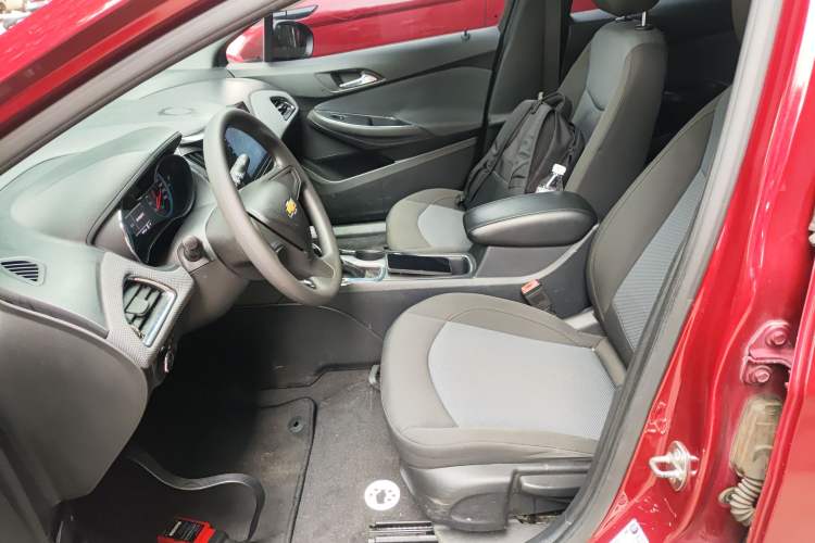 Used Chevrolet Cruze 2017 1.5L Automatic Pioneer Sunroof Edition
