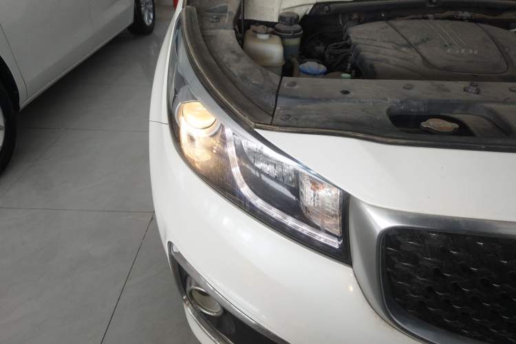 Used Kia Carnival 2015 3.3 GDI Luxury Edition China V Standard Right Front Headlight