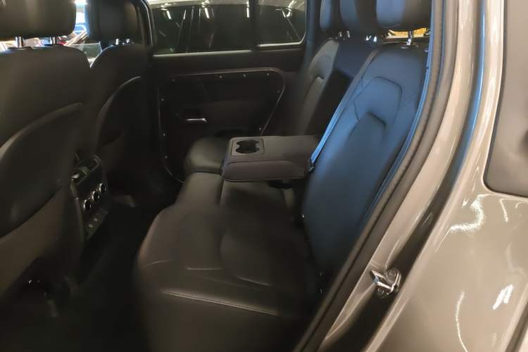 Used Land Rover Defender 2024 110 3.0T P400 X-DYNAMIC HSE Left Rear Seat