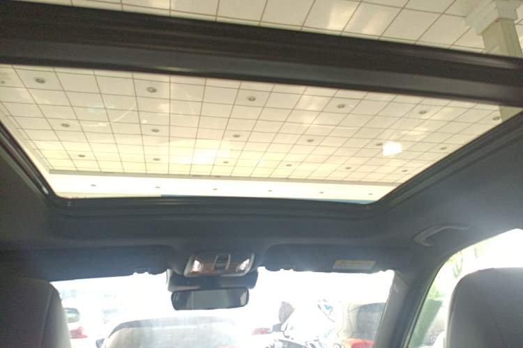 Used GAC Trumpchi GS8 2022 Linghang Series 2.0 TGDI Two-Wheel-Drive Luxury Smart Connectivity Version (7 Seats)
