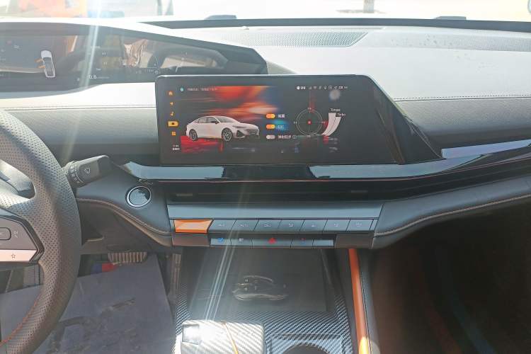 Used CHANGAN UNI-V 2022 1.5T Prestige Version
