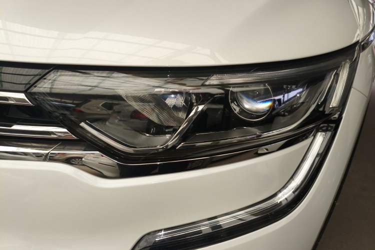 Used Renault Koleos 2017 2.0L Two-Wheel-Drive Leading Edition Left Front Headlight