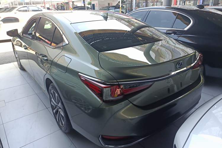 Used Lexus ES 2020 200 Excellence Edition
