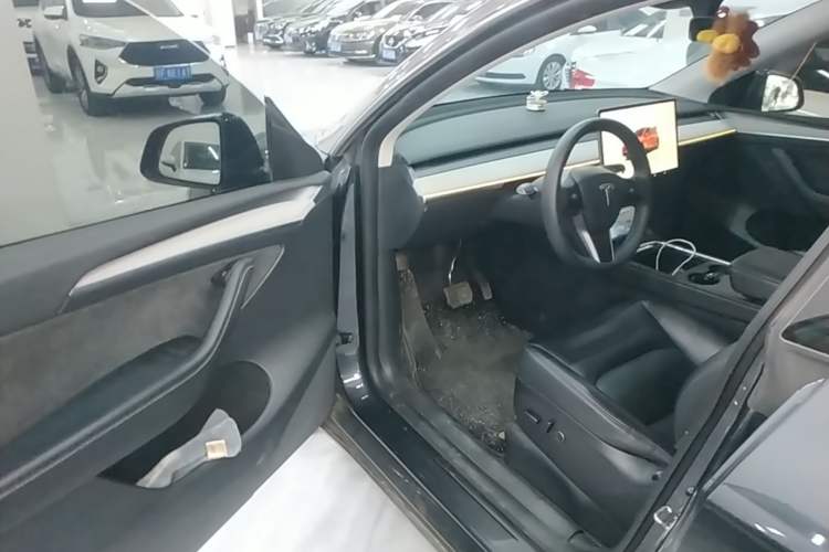 Used Tesla Model Y 2024 Rear-Wheel-Drive Version
