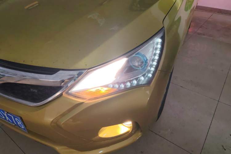 Used BYD Song 2016 GaiShi Edition 1.5TI Manual Elite Model Left Front Headlight