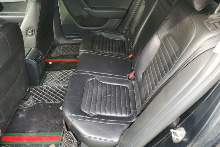 Used Volkswagen Magotan 2016 1.8TSI Smart Comfort Model Left Rear Seat