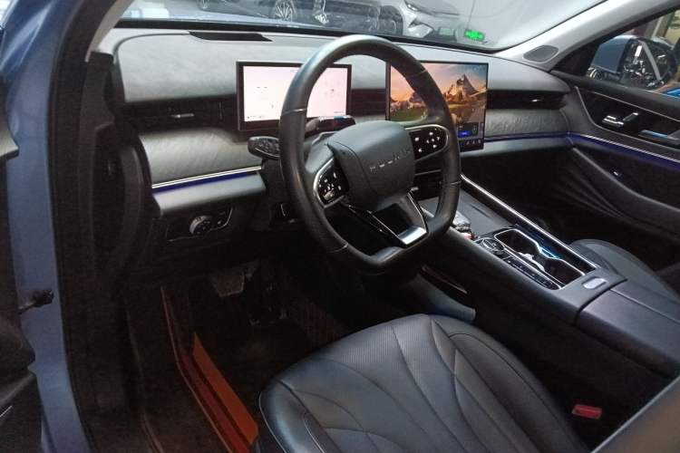 Used Fengyun T9 2024 120 Long-Range Flagship Version 7 Seats Ternary Lithium Center Console