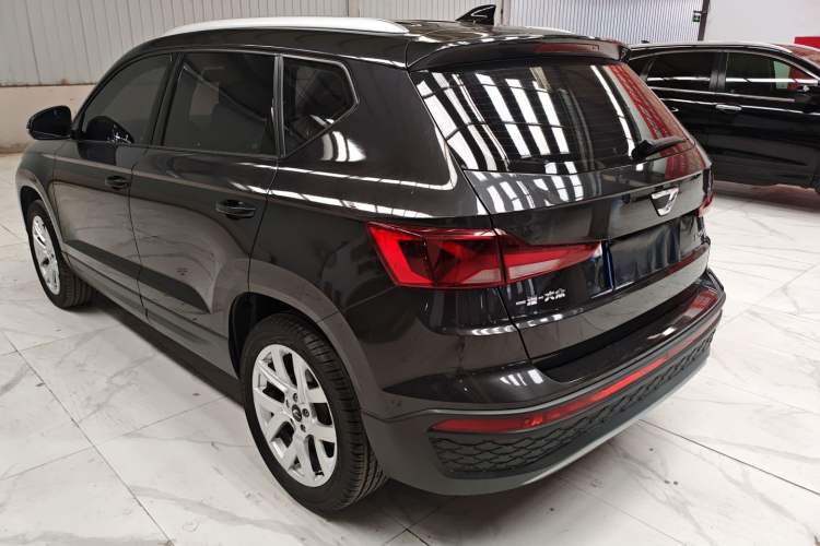 Used Jetta VS5 2022 280TSI Manual Advanced Trim Exterior 2