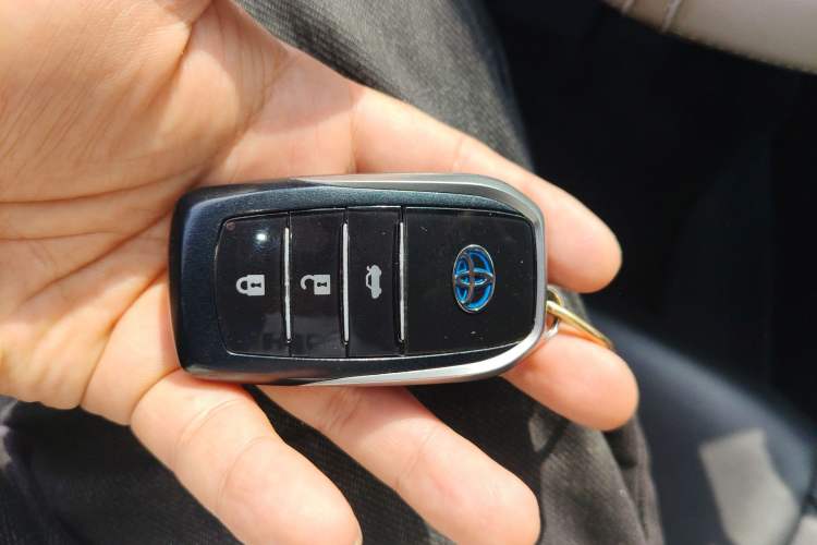 Used Toyota Corolla 2016 Dual-Engine 1.8L E-CVT Elite Edition