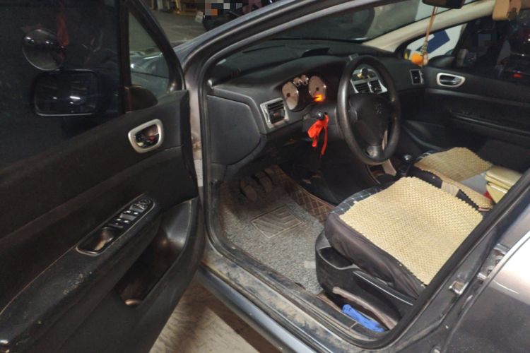 Used Peugeot 307 2010 Sedan 1.6L Manual Comfort Edition