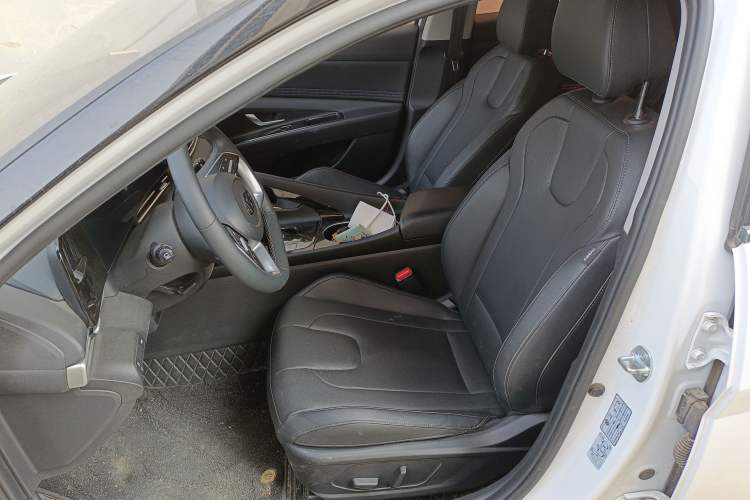 Used Hyundai Elantra 2022 1.5L CVT LUX Prestige Edition