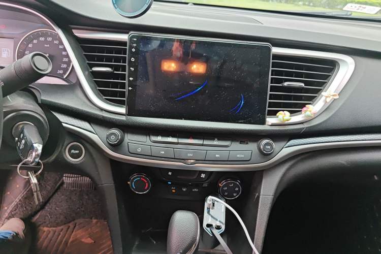 Used Buick GT 2021 Revised Version Flagship 1.5L Automatic Elite Edition Audio And AC Panel