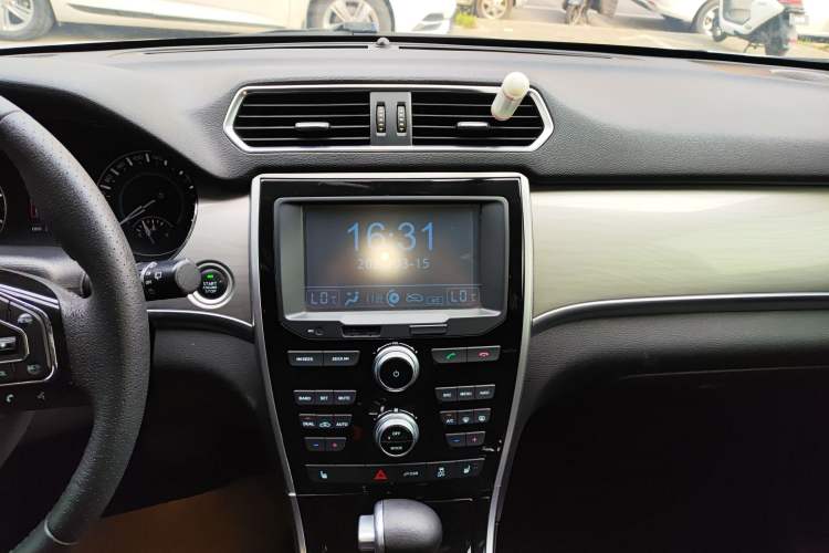 Used Haval H2 2017 Red-Label 1.5T Automatic Two-Wheel Drive Luxury Model