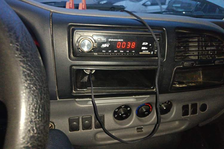 Used Ford Classic Transit 2015 2.8T Diesel Multi-Function Vehicle Short Wheelbase 6-Seater Mid-Roof Edition JX493ZLQ4