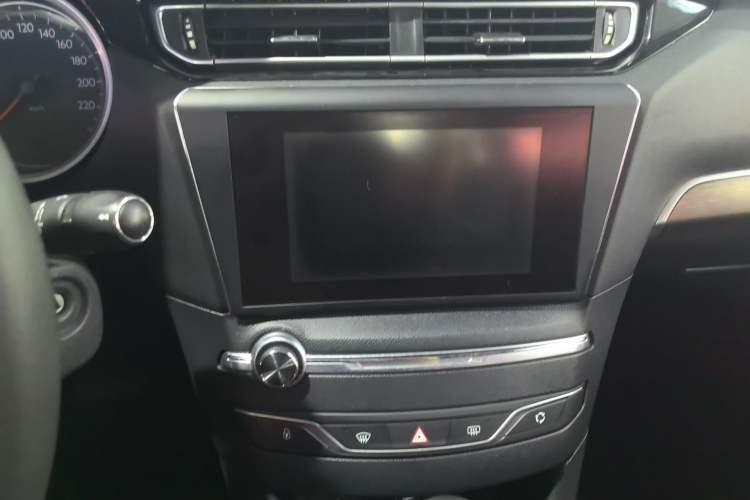 Used Peugeot 408 2014 1.8L Automatic Luxury Edition Audio And AC Panel