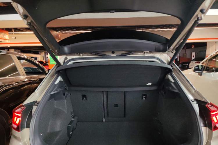 Used Volkswagen T-ROC 2020 280TSI DSG Two-Wheel Drive Comfort Version