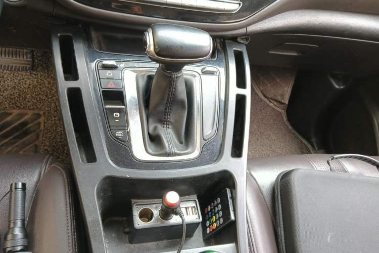 Used GAC Trumpchi M6 2019 270T DCT Luxury Edition (7-seater) China VI Gear Lever