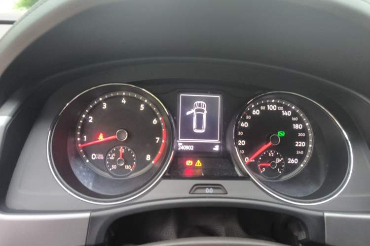 Used Volkswagen Teramont 2017 330TSI Two-Wheel-Drive Luxury Edition Instrument Cluster