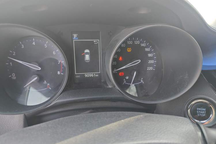 Used Toyota C-HR 2018 2.0L Leading Edition China VI Odometer Close Up