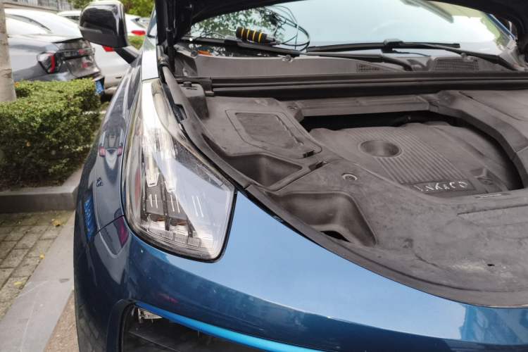 Used Lynk & Co 01 2017 2.0T Two-Wheel Drive Zhaopu Version Right Front Headlight