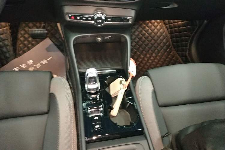 Used Volvo XC40 2023 B3 Zhiyuan Luxury Edition
