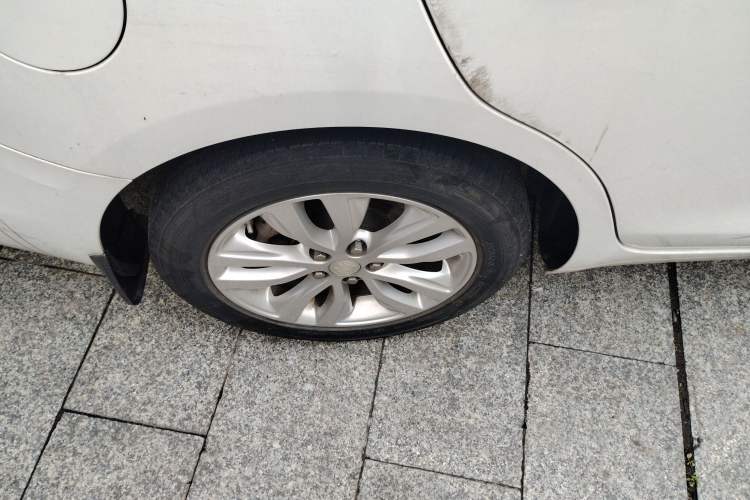 Used Buick GT 2021 Revised Version Flagship 1.5L Automatic Elite Edition Right Rear Wheel Hub