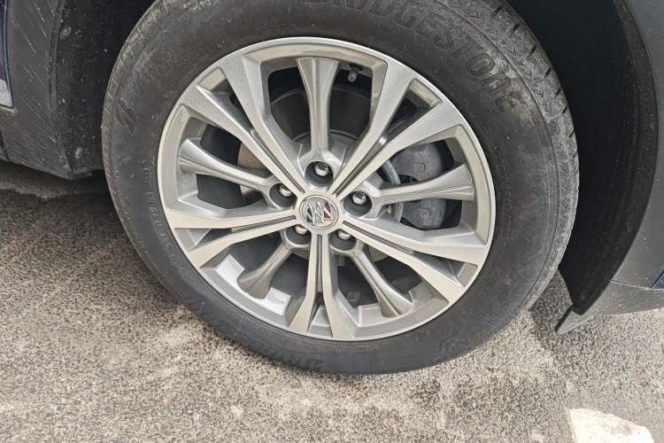 Used Buick Envision 2023 Encore Plus 652T Five-Seat Luxury Model Right Front Wheel Hub