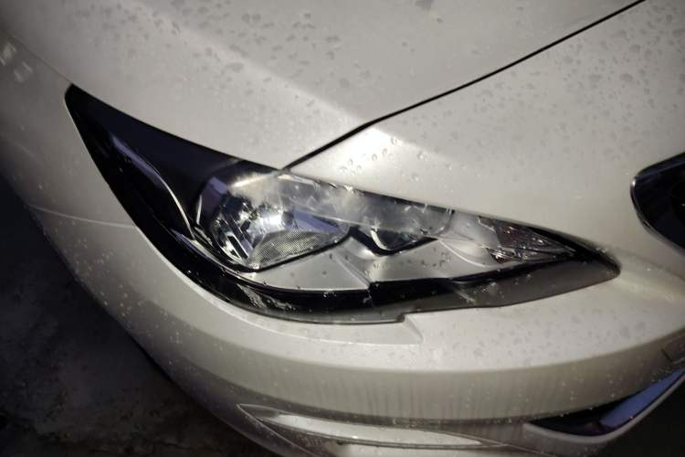 Used Peugeot 408 2018 Revised 350THP Automatic Luxury Edition Right Front Headlight