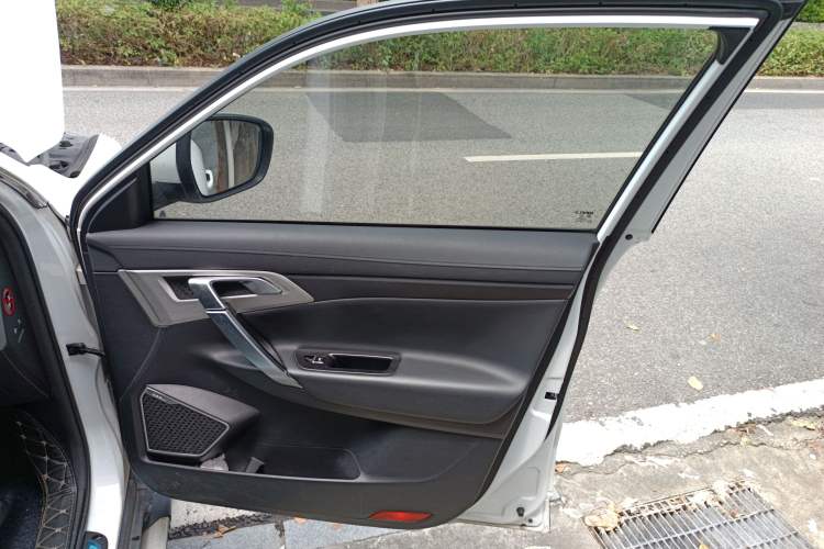 Used Geely Auto Emgrand X7 Sport 2018 1.8TD Automatic Two-Wheel Drive Smart Connect 4G Internet Edition