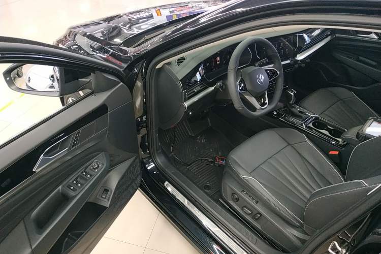 Used Volkswagen Passat 2024 380TSI Dragon Edition
