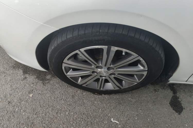 Used Peugeot 408 2016 1.6T Automatic Luxury Edition Left Front Wheel Hub