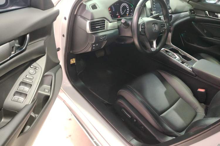 Used Honda Accord 2018 Rui Hybrid 2.0L Rui Ling Edition China VI
