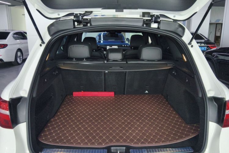 Used Mercedes-Benz GLC 2019 GLC 260 L 4MATIC Dynamic Model Trunk