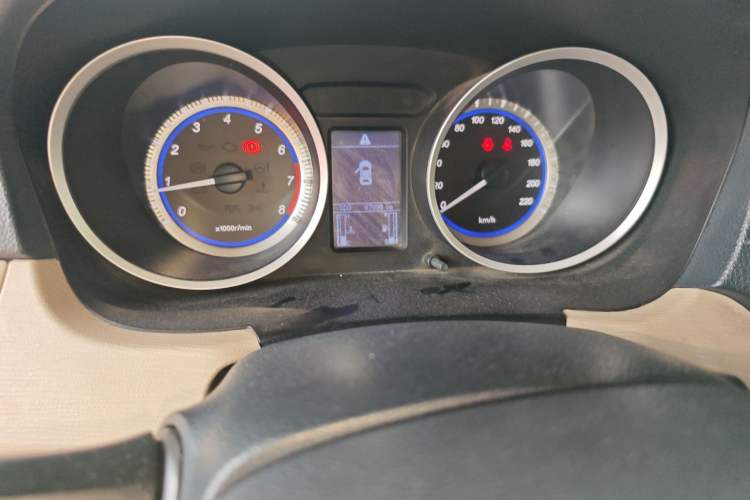 Used Soueast V5 Lingzhi 2012 1.5L Manual Standard Edition Odometer Close Up